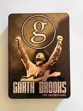 Garth Brooks The Entertainer DVD — Brown Collector's Tin